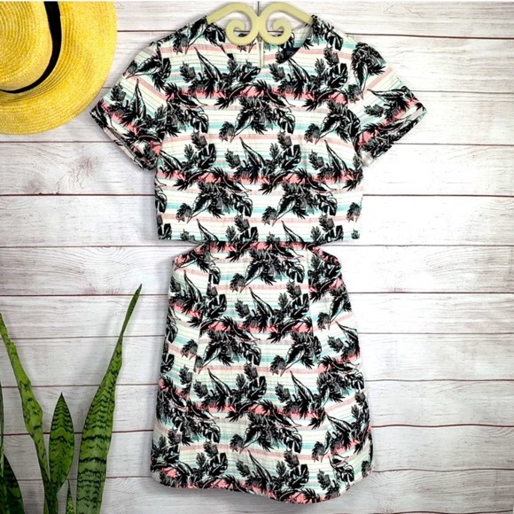 TOPSHOP Cutout Palm Jacquard Dress - Picture 2 of 11